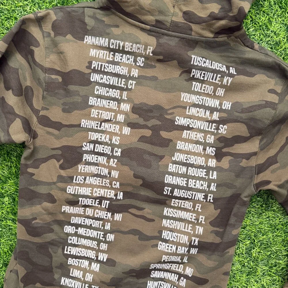 NWOT Official HARDY Concert Camo Sweatshirt - Picture 3 of 4